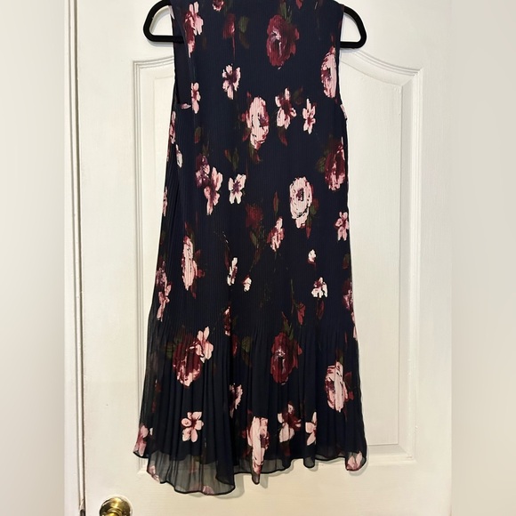 DKNY multi floral Accordion Pleated Neck Tie Sleeveless Shift Dress Sz 6 - Picture 7 of 12